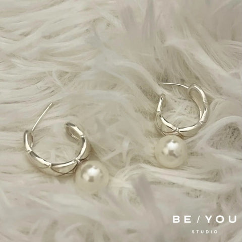 Rhombus Detailed Pearl Hoop Earrings