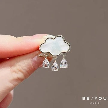 Tear of Cloud Stud Earrings