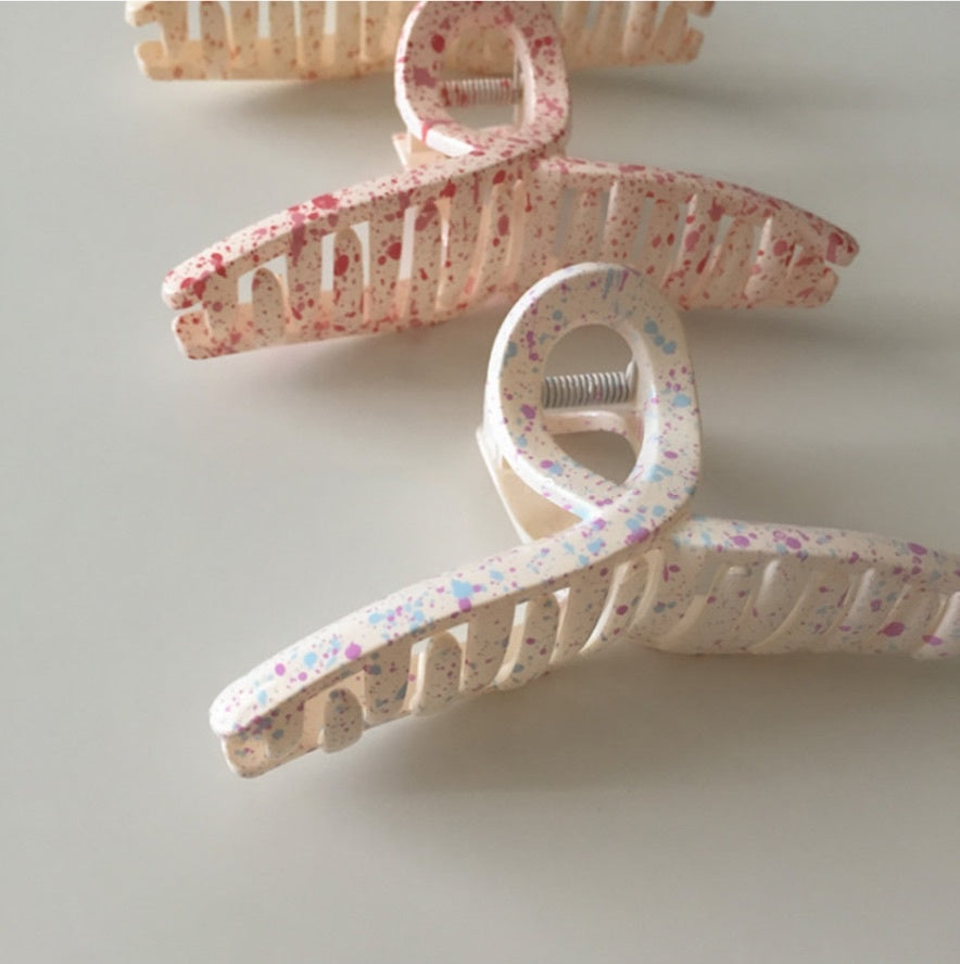 Spray Paints Twist Hair Claws