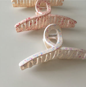 Spray Paints Twist Hair Claws