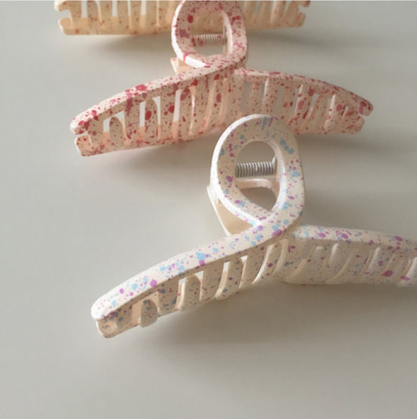 Spray Paints Twist Hair Claws