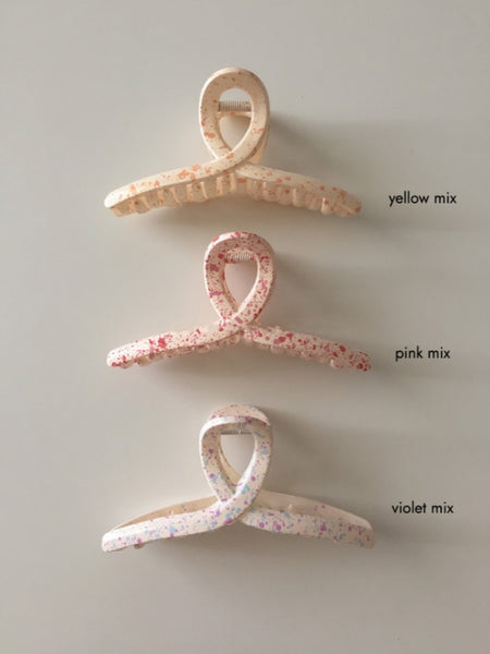 Spray Paints Twist Hair Claws