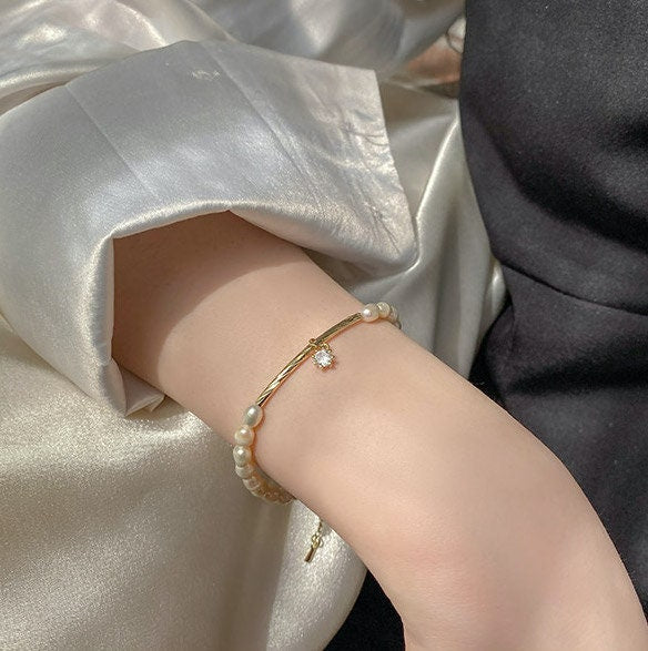Stylish Gold Adjustable Pearls Bracelet
