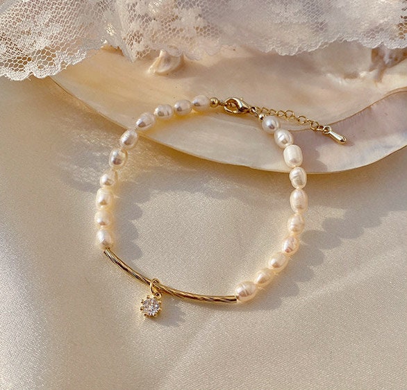 Stylish Gold Adjustable Pearls Bracelet