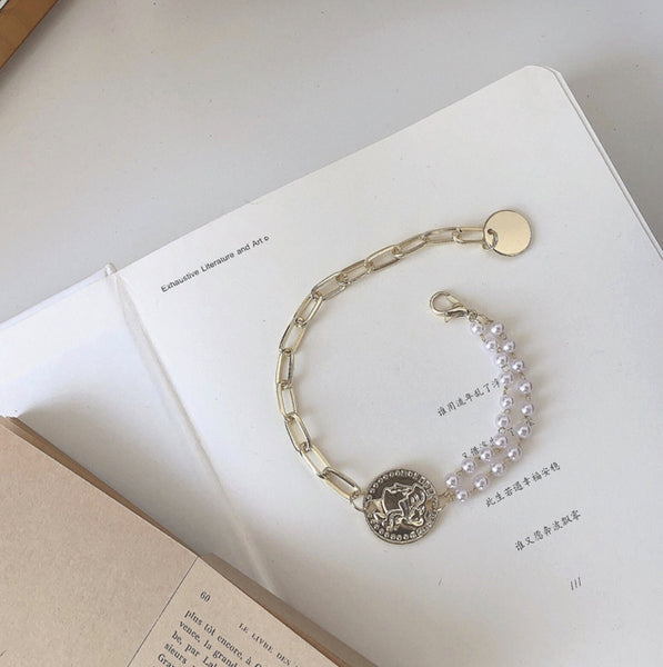 Classic vintage Gold Bracelet