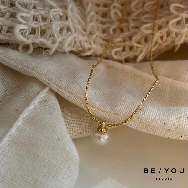 A Freshwater Pearl Necklace